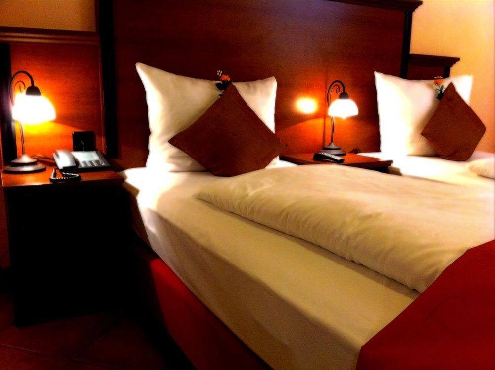 West Hotel