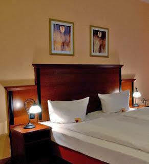 West Hotel